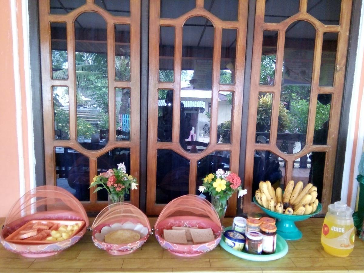 Novita Homestay Bunaken Exterior photo