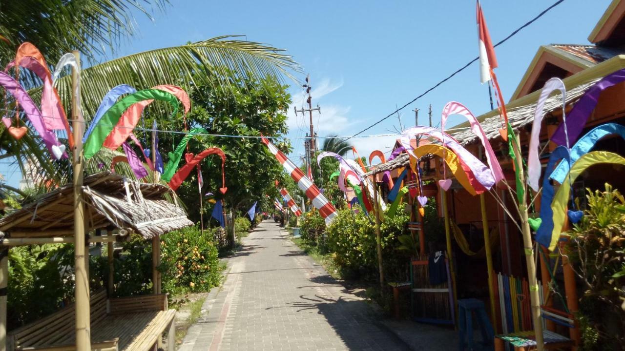 Novita Homestay Bunaken Exterior photo